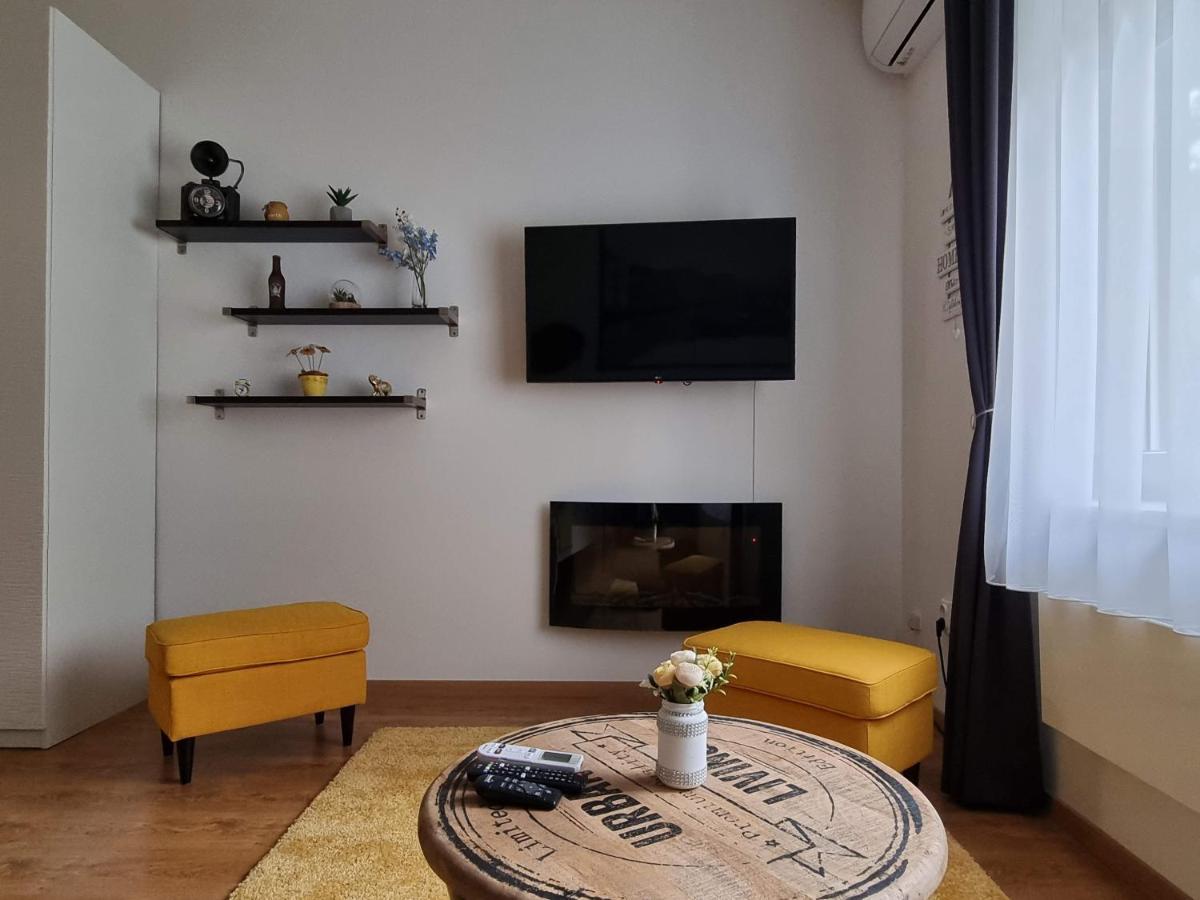 Flora Apartman Apartment Szeged Bagian luar foto