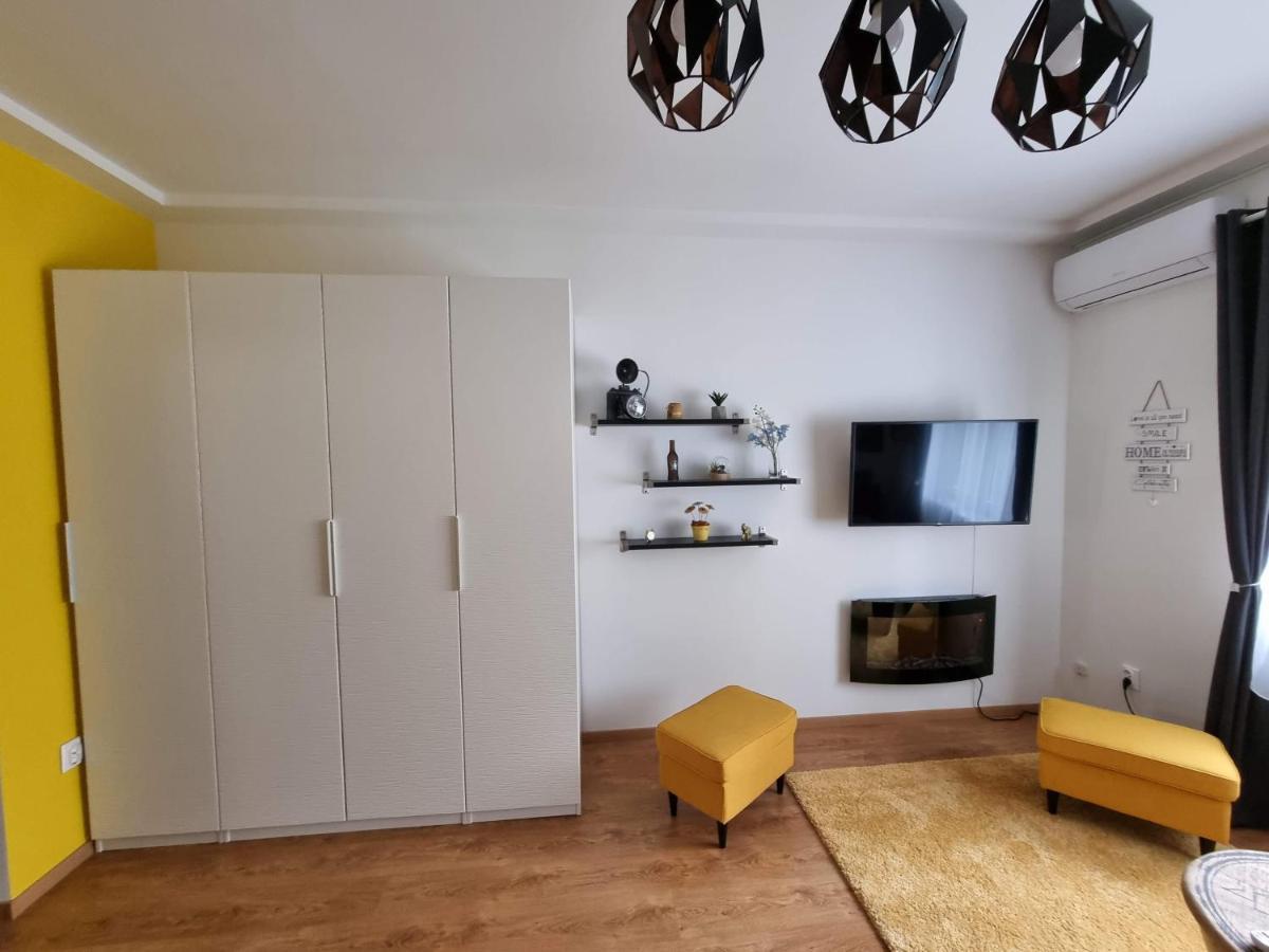 Flora Apartman Apartment Szeged Bagian luar foto