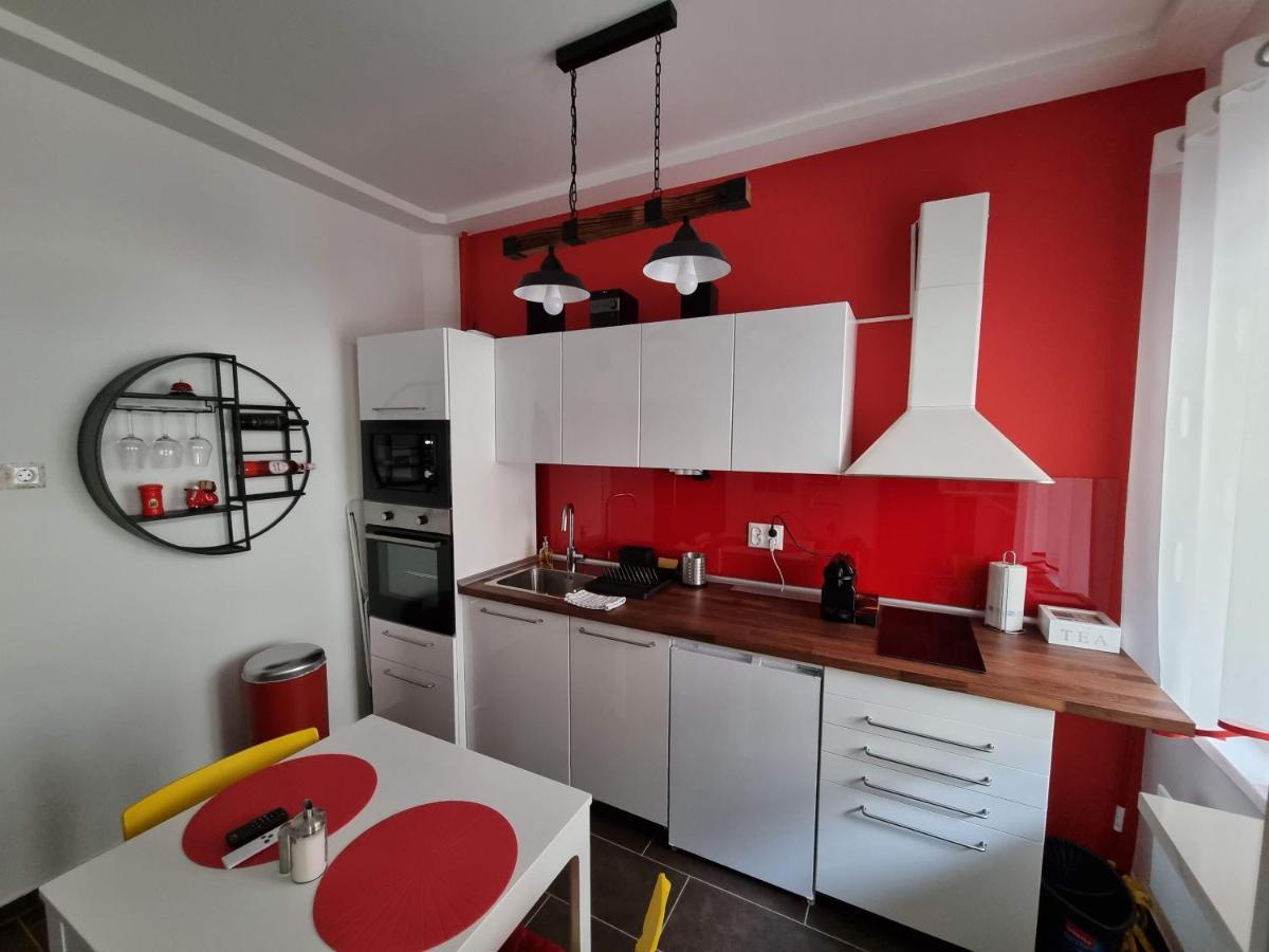 Flora Apartman Apartment Szeged Bagian luar foto