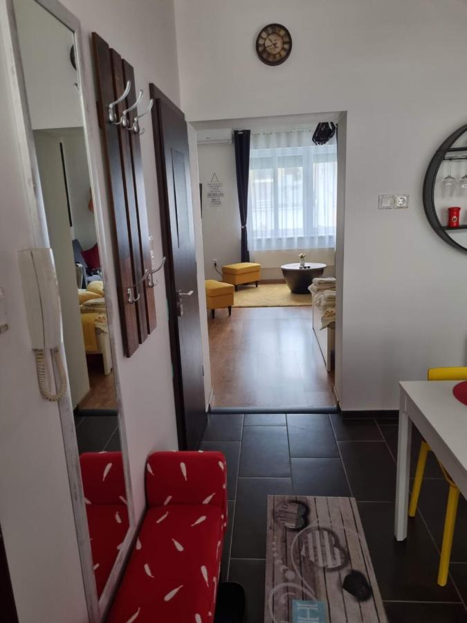 Flora Apartman Apartment Szeged Bagian luar foto