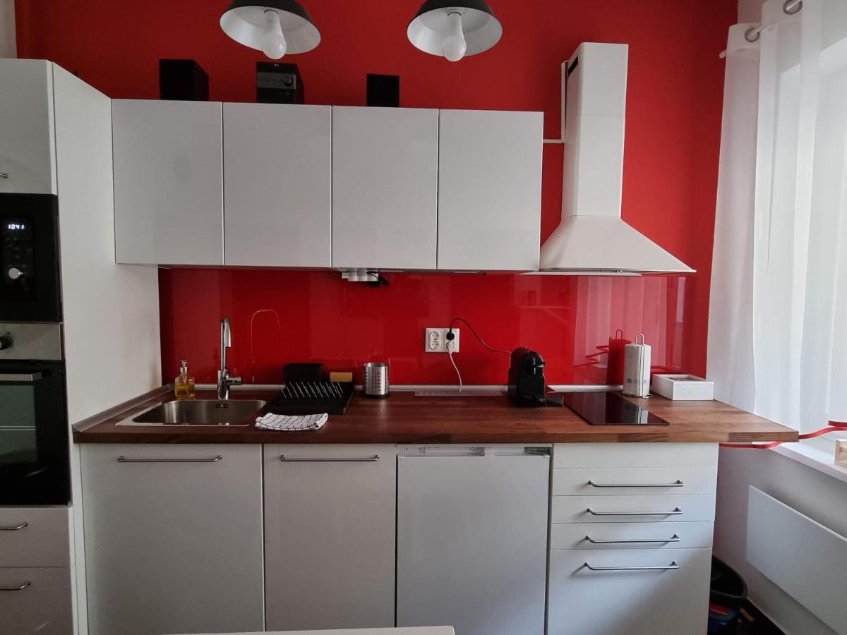 Flora Apartman Apartment Szeged Bagian luar foto