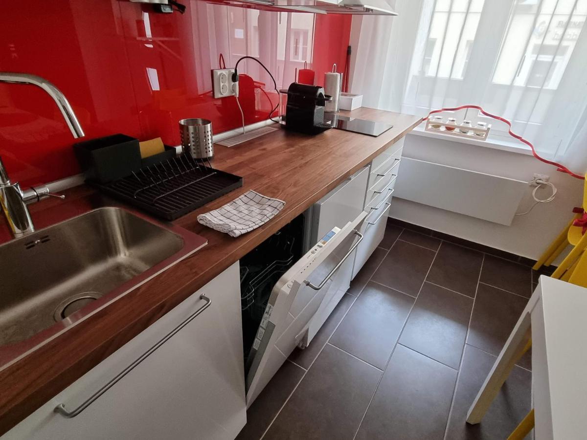 Flora Apartman Apartment Szeged Bagian luar foto